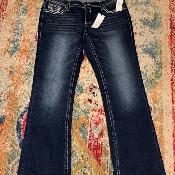 NWTs Vigoss Women's Plus Size Flare Jeans in Dark Blue - Picture 3 of 7